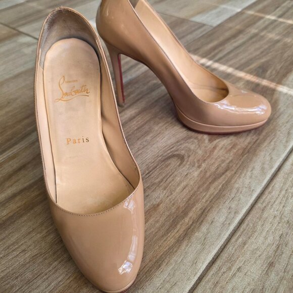 Christian Louboutin Simple Nude Patent Leather Pumps Eur. 35.5 - Picture 2 of 12